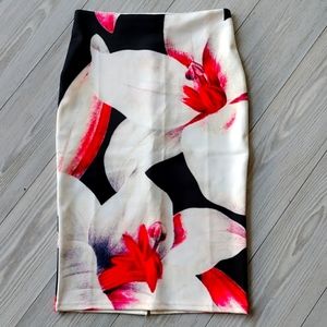 New Stunning white black red floral skirt size medium/ large
